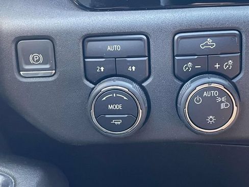 Used 2024 Chevrolet Silverado 1500 LT AWD/4WD image 26