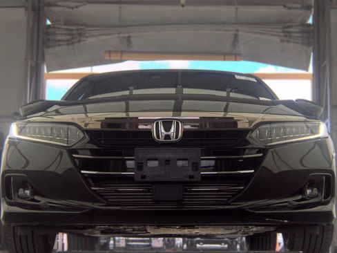 Used 2022 Honda Accord Sport image 2