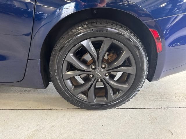 Used 2019 Chrysler Pacifica Limited w/ Advanced Safetytec Group FWD image 43
