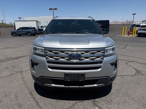 Used 2018 Ford Explorer XLT w/ Equipment Group 202A AWD/4WD image 2