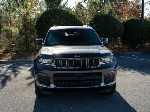 New 2025 Jeep Grand Cherokee L Laredo RWD image 2