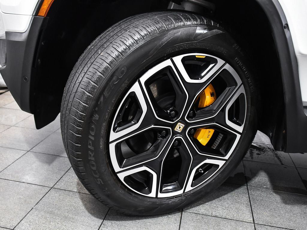 Used 2022 Rivian R1S Launch Edition Quad AWD/4WD image 7