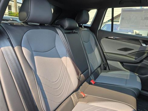 New 2026 Volkswagen Tiguan SE R-Line AWD/4WD image 14