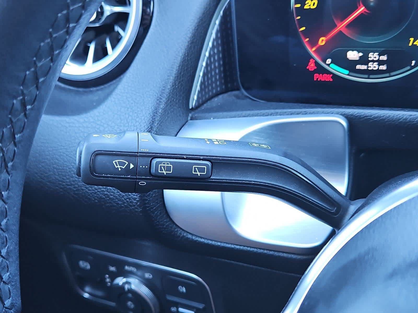Used 2022 Mercedes-Benz EQB 300 4MATIC image 27
