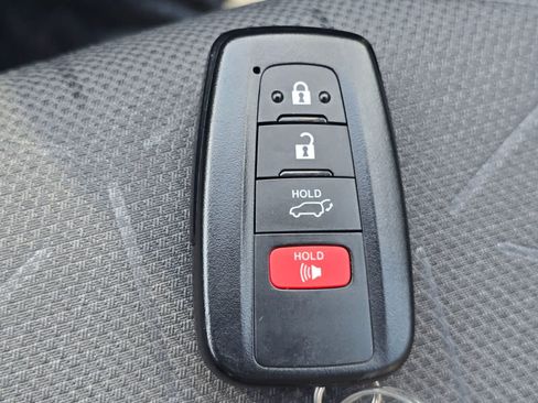 Used 2025 Toyota RAV4 XLE w/ Convenience Package AWD/4WD image 33