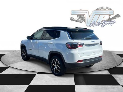 Used 2025 Jeep Compass Limited AWD/4WD image 3