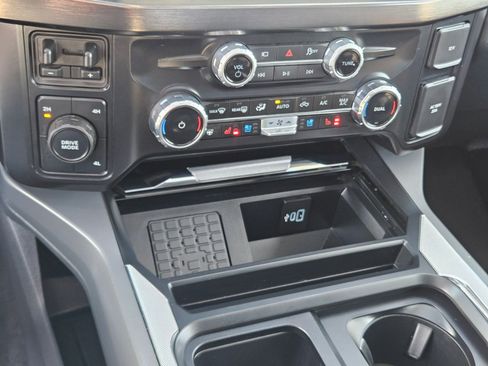 Used 2025 Ford F450 Lariat w/ Lariat Ultimate Package AWD/4WD image 28