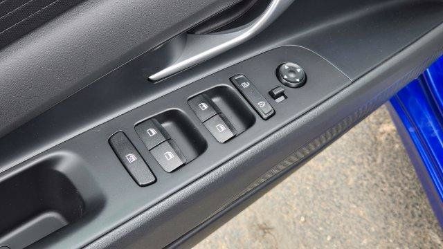 Used 2026 Hyundai Elantra SE FWD image 16