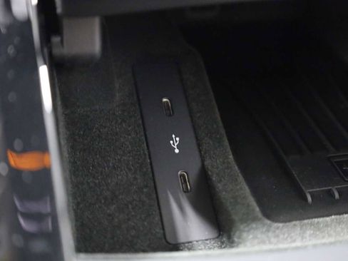 New 2025 Porsche Panamera 4 image 33