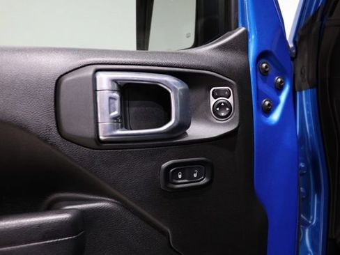 Used 2024 Jeep Wrangler Unlimited Rubicon w/ Safety Group AWD/4WD image 18