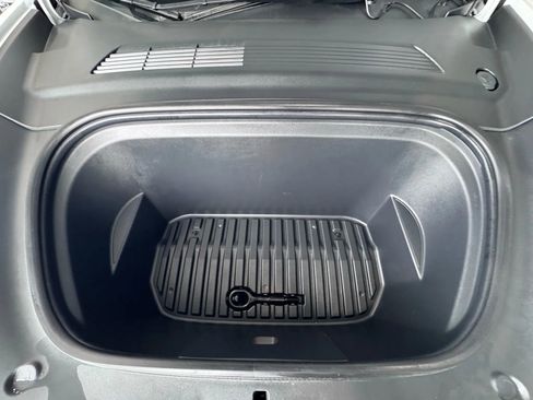 Used 2021 Tesla Model Y Long Range image 30