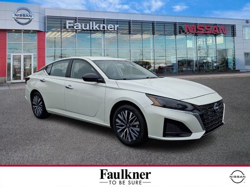 Certified 2024 Nissan Altima 2.5 SV image 1