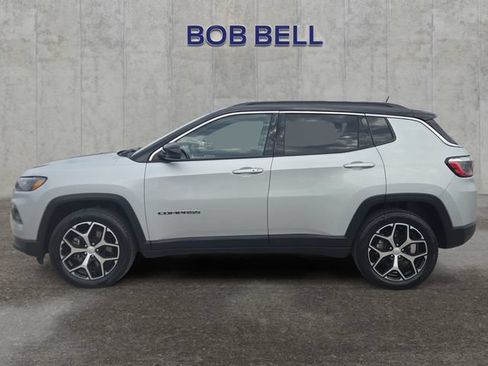 Used 2024 Jeep Compass Limited AWD/4WD image 2