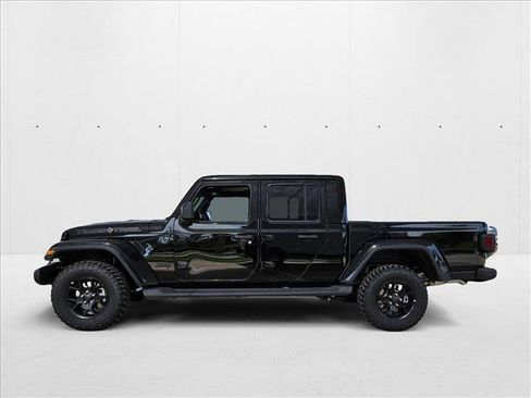 New 2025 Jeep Gladiator Sport image 5