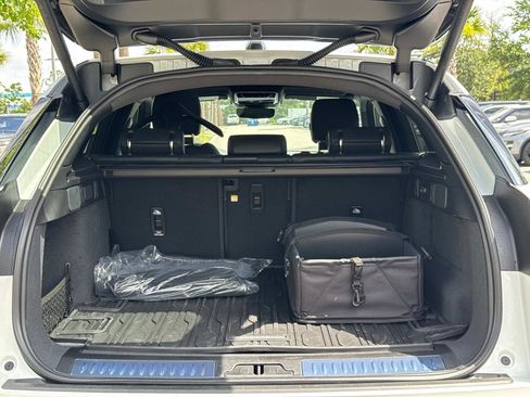 New 2026 Land Rover Range Rover Velar Dynamic SE image 11