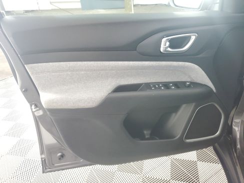 Used 2022 Jeep Compass Latitude image 25