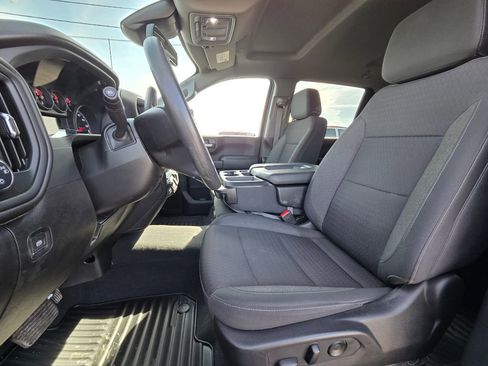 Used 2024 Chevrolet Silverado 2500 Custom w/ Custom Value Package image 23