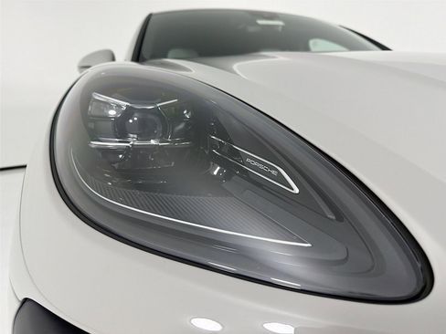 New 2025 Porsche Macan S image 24