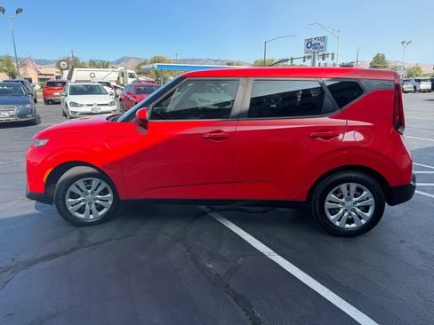 Used 2020 Kia Soul LX FWD image 6