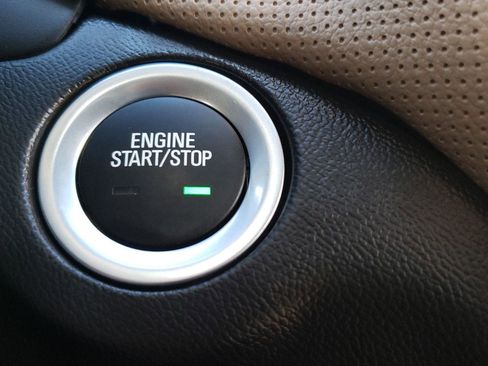 Used 2023 Chevrolet Equinox Premier image 22