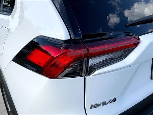 Used 2022 Toyota RAV4 XLE w/ Convenience Package AWD/4WD image 22