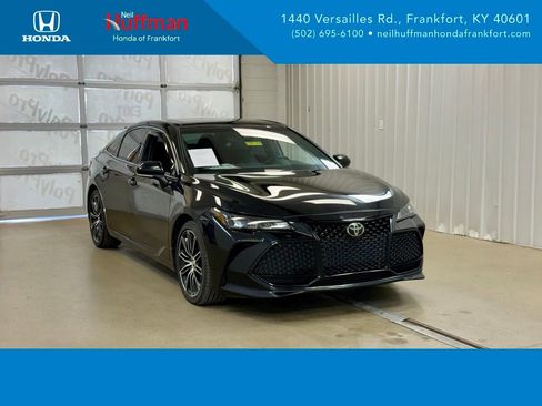 Used 2019 Toyota Avalon XSE w/ All Weather Liner Package FWD image 1