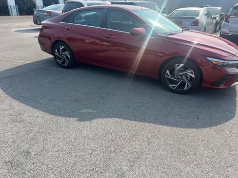 Used 2024 Hyundai Elantra SEL w/ Convenience Package FWD image 6