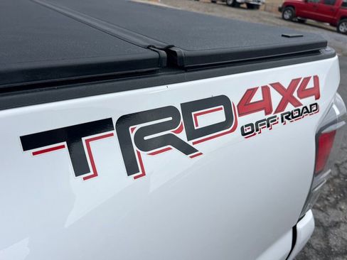 Used 2022 Toyota Tacoma 4x4 Double Cab image 10
