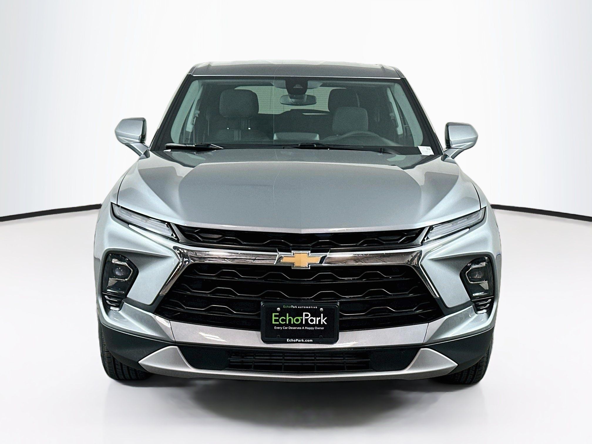Used 2026 Chevrolet Blazer LT FWD image 2