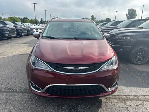 Used 2019 Chrysler Pacifica Limited FWD image 6