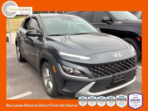 Used 2022 Hyundai Kona SE image 1