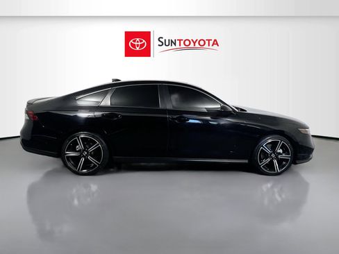 Used 2024 Honda Accord Sport image 2