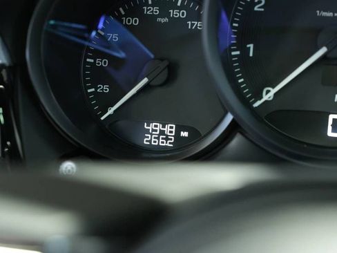 Certified 2025 Porsche Macan image 15