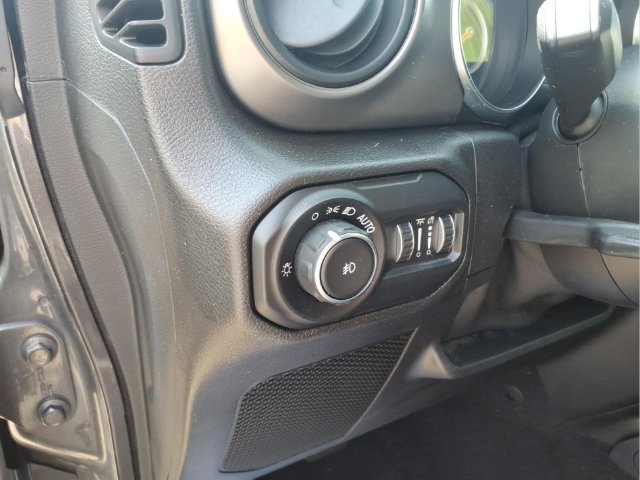 Used 2021 Jeep Wrangler Sport AWD/4WD image 15