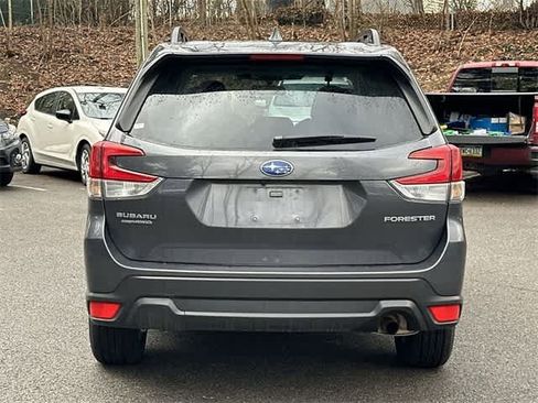 Certified 2023 Subaru Forester Premium image 4