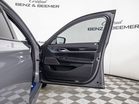 Used 2022 BMW 750i xDrive w/ M Sport Package image 20