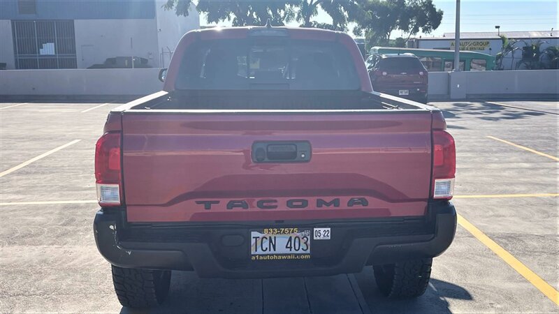 Used 2017 Toyota Tacoma SR5 RWD image 9