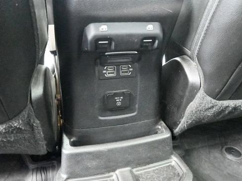 Used 2022 Jeep Wrangler Unlimited Sahara AWD/4WD image 29