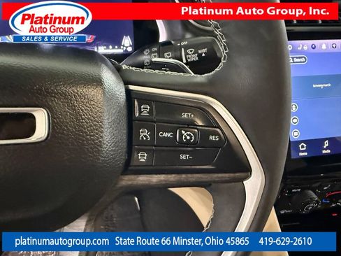 Used 2023 Jeep Grand Cherokee Limited AWD/4WD image 17