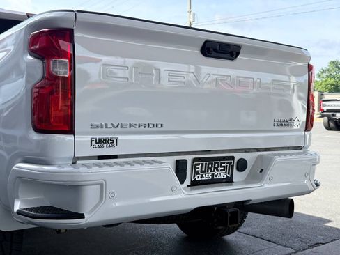 Used 2021 Chevrolet Silverado 2500 High Country w/ Z71 Off-Road Package AWD/4WD image 8