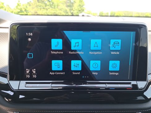 Certified 2025 Volkswagen Atlas Cross Sport SEL Premium R-Line AWD/4WD image 21
