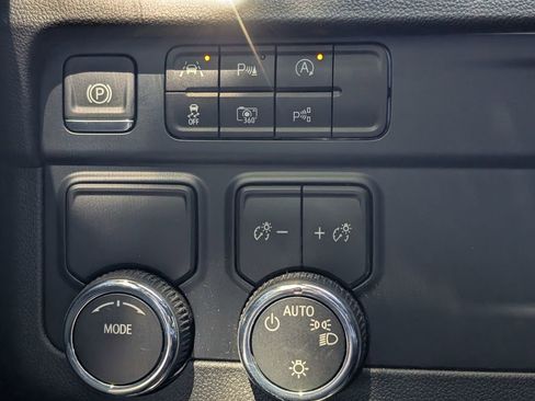 Used 2025 Chevrolet Tahoe LS RWD image 27