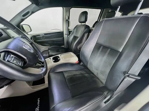 Used 2018 Dodge Grand Caravan SXT w/ Driver Convenience Group FWD image 21