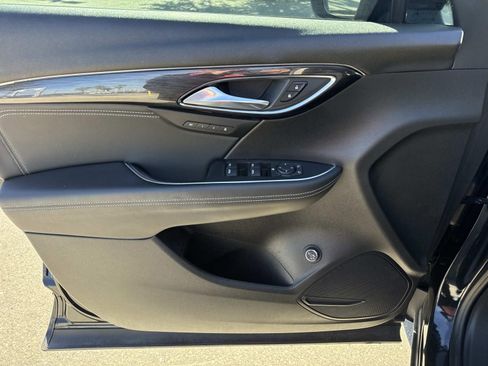 Used 2022 Buick Envision Essence w/ Sport Touring Package FWD image 18
