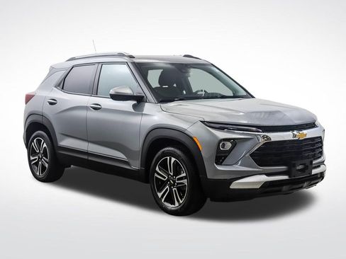 Used 2024 Chevrolet TrailBlazer LT w/ LT Cold Weather Package FWD image 7