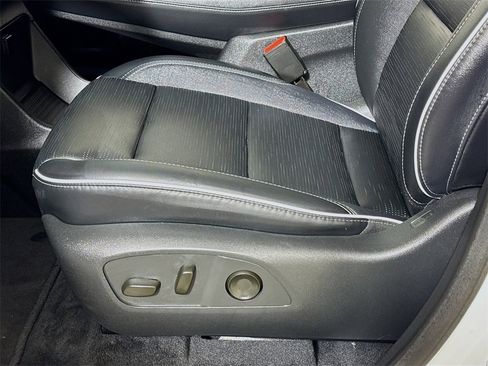 Certified 2025 Buick Enclave Sport Touring image 18