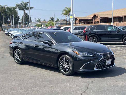 Used 2025 Lexus ES 300h w/ Premium Package FWD image 27