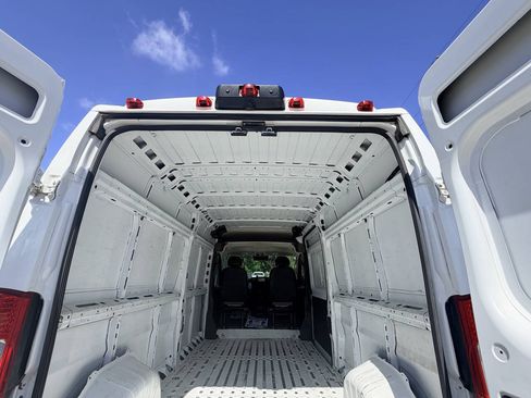 Used 2023 RAM ProMaster 2500 FWD image 32