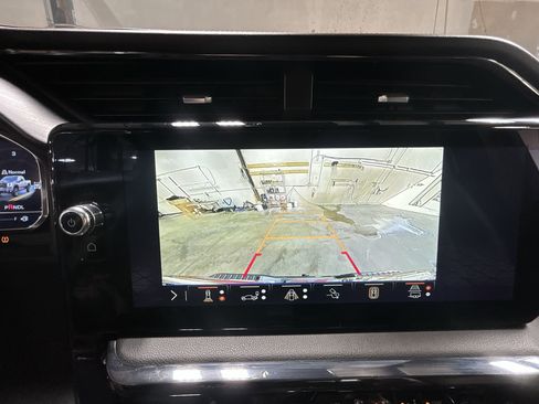 Used 2024 GMC Sierra 2500 AT4 w/ AT4 Premium Plus Package image 16