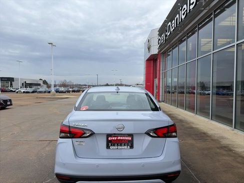 New 2025 Nissan Versa SV image 3